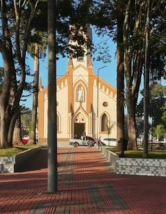 Igreja Matriz de São Sebastião — Ervália, MG