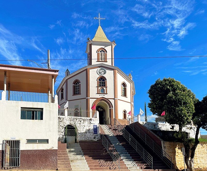 Igreja Matriz de São José — Paula Cândido, MG