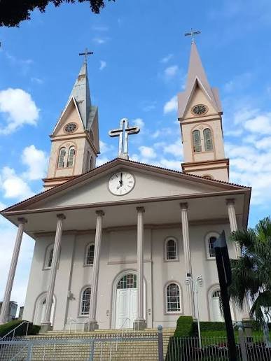 Paróquia Nossa Senhora do Rosário — Ubá, MG